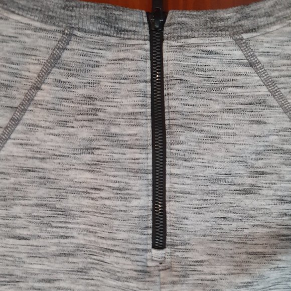NWOT Athleta En Route Gray Exposed Seaming Fit & Flare Short Sleeve Midi - Picture 5 of 13